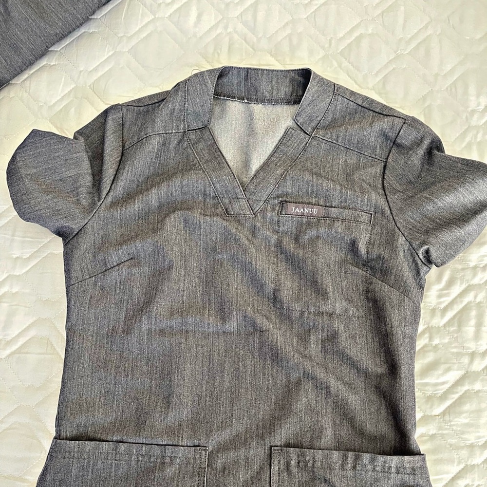 Jannnu scrub set